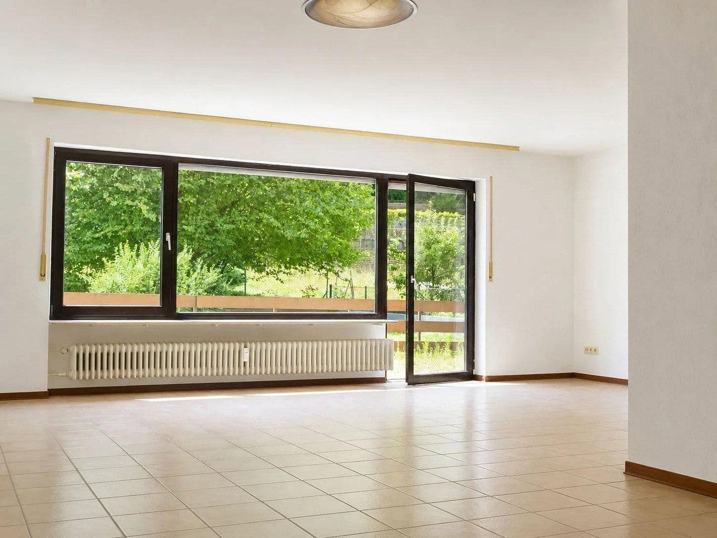 Predaj domu 182 m², pozemok 548 m², Finsterbachstraße 32, Pirmasens, Porýnie-Falcko Predaj domu 182 m², pozemok 548 m², Finsterbachstraße 32, Pirmasens, Porýnie-Falcko