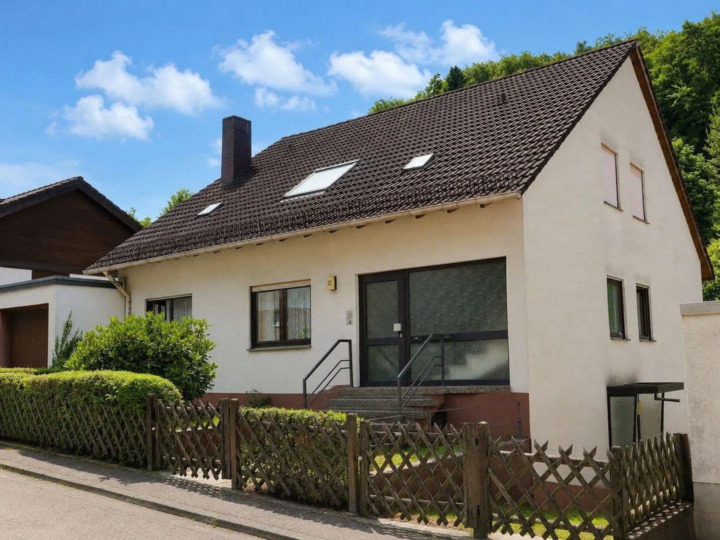 Predaj domu 182 m², pozemok 548 m², Finsterbachstraße 32, Pirmasens, Porýnie-Falcko Predaj domu 182 m², pozemok 548 m², Finsterbachstraße 32, Pirmasens, Porýnie-Falcko