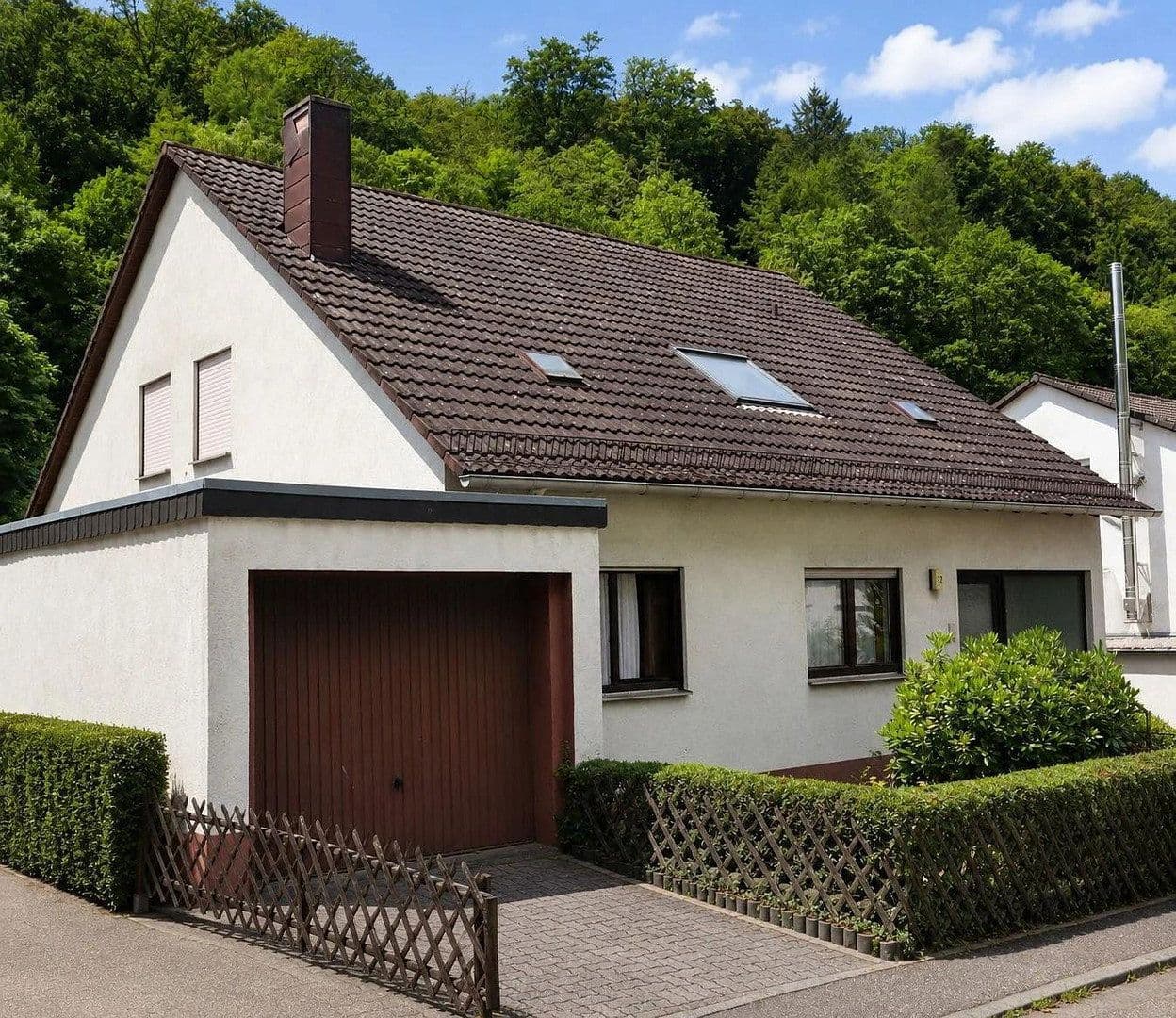 Predaj domu 182 m², pozemok 548 m², Finsterbachstraße 32, Pirmasens, Porýnie-Falcko Predaj domu 182 m², pozemok 548 m², Finsterbachstraße 32, Pirmasens, Porýnie-Falcko