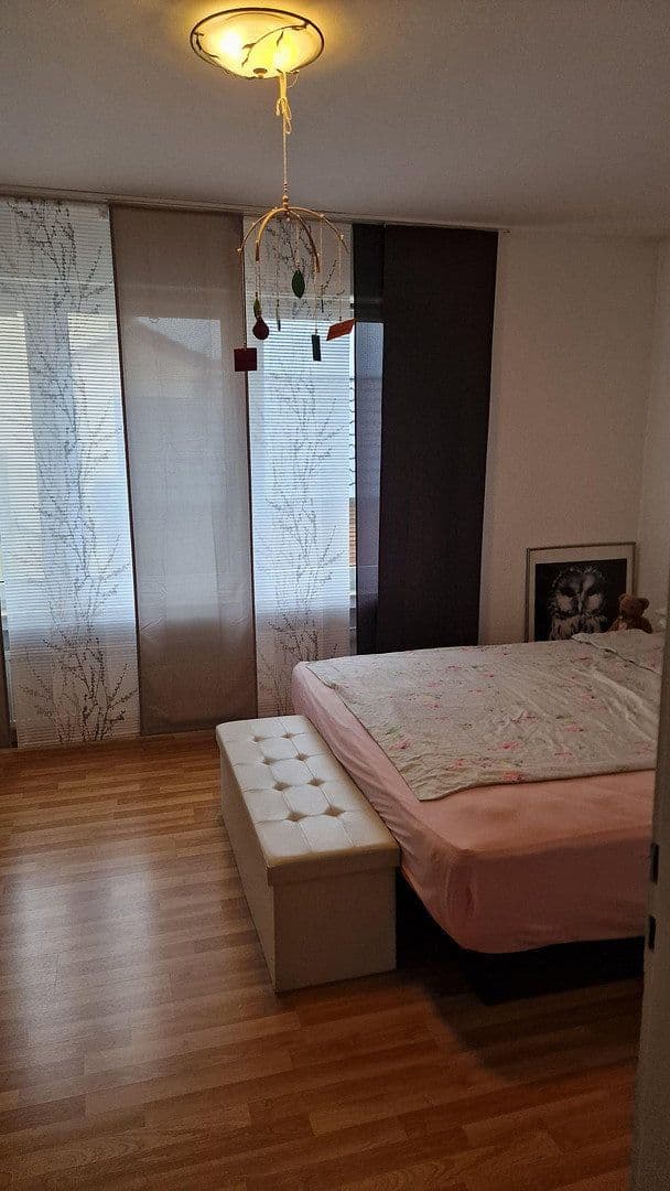 Prenájom bytu 3-izbový 77 m², Bad Pyrmont, Dolné Sasko Prenájom bytu 3-izbový 77 m², Bad Pyrmont, Dolné Sasko