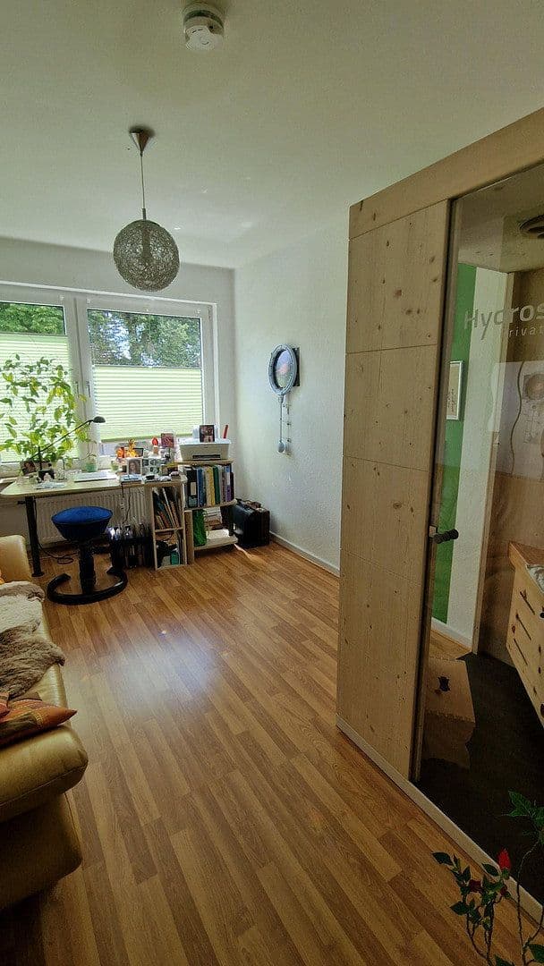 Prenájom bytu 3-izbový 77 m², Bad Pyrmont, Dolné Sasko Prenájom bytu 3-izbový 77 m², Bad Pyrmont, Dolné Sasko