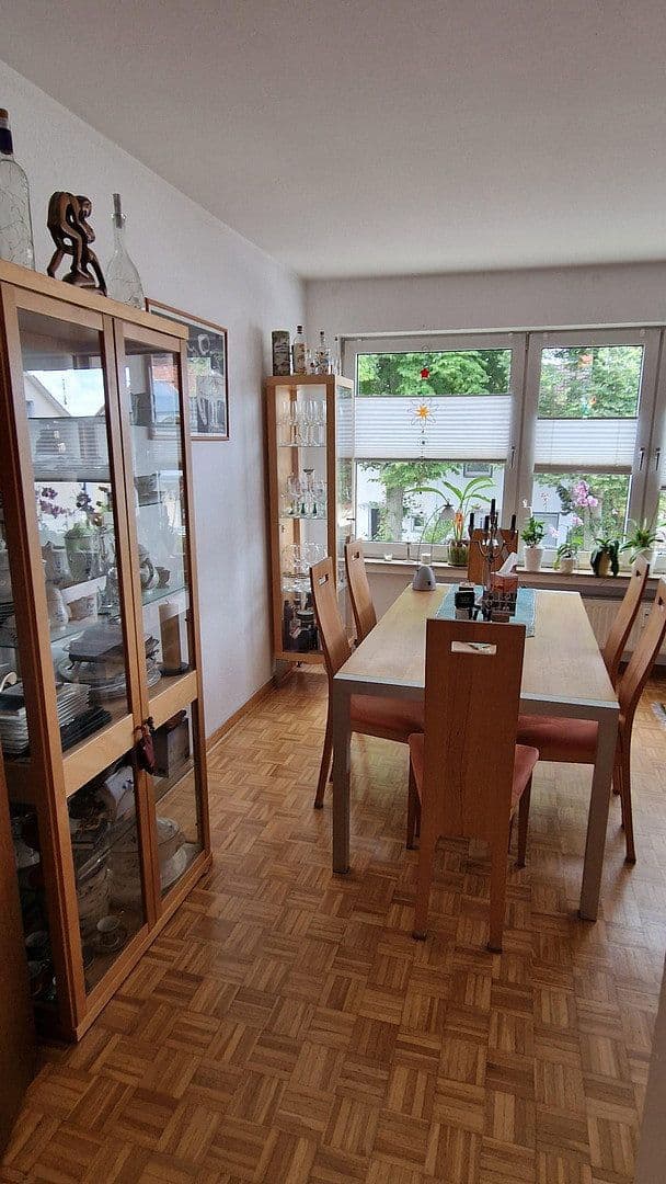Prenájom bytu 3-izbový 77 m², Bad Pyrmont, Dolné Sasko Prenájom bytu 3-izbový 77 m², Bad Pyrmont, Dolné Sasko