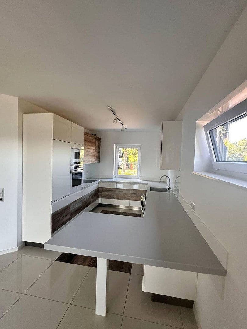 Predaj domu 209 m², pozemok 374 m², Polch, Porýnie-Falcko Predaj domu 209 m², pozemok 374 m², Polch, Porýnie-Falcko