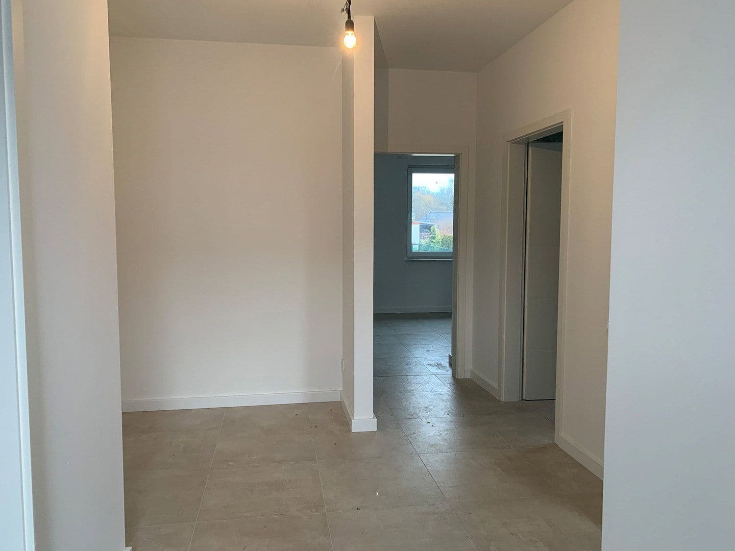 Prenájom bytu 3-izbový 101 m², Am Eßfeld 52b, Luckau, Brandenbursko Prenájom bytu 3-izbový 101 m², Am Eßfeld 52b, Luckau, Brandenbursko