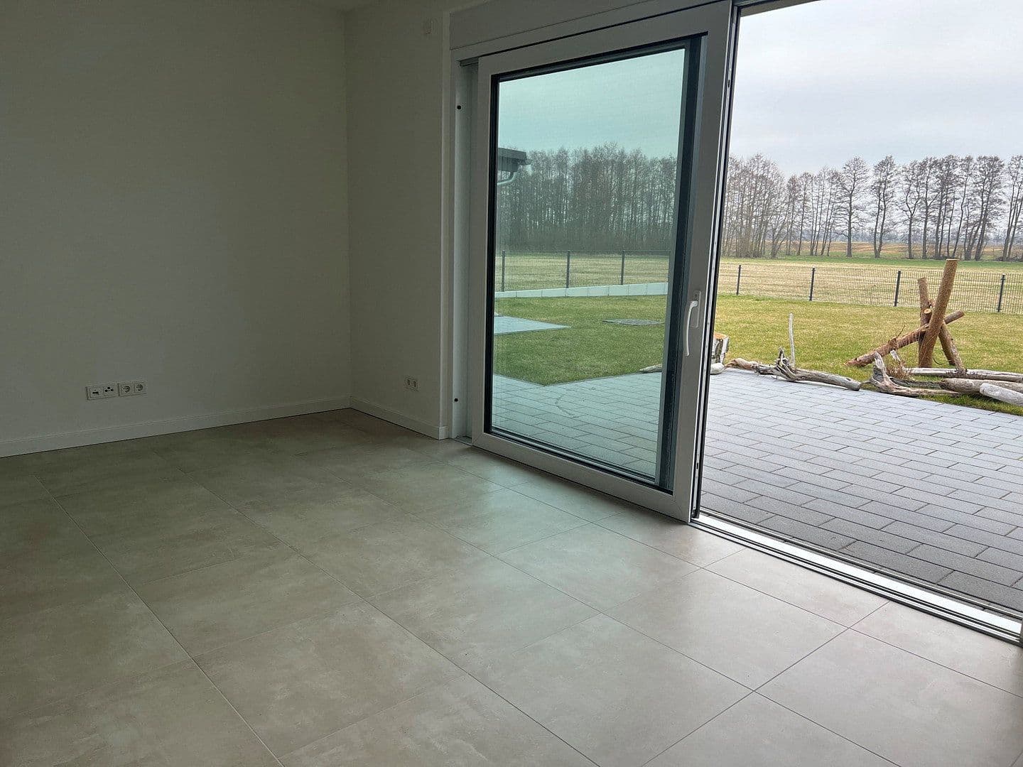 Prenájom bytu 3-izbový 101 m², Am Eßfeld 52b, Luckau, Brandenbursko Prenájom bytu 3-izbový 101 m², Am Eßfeld 52b, Luckau, Brandenbursko