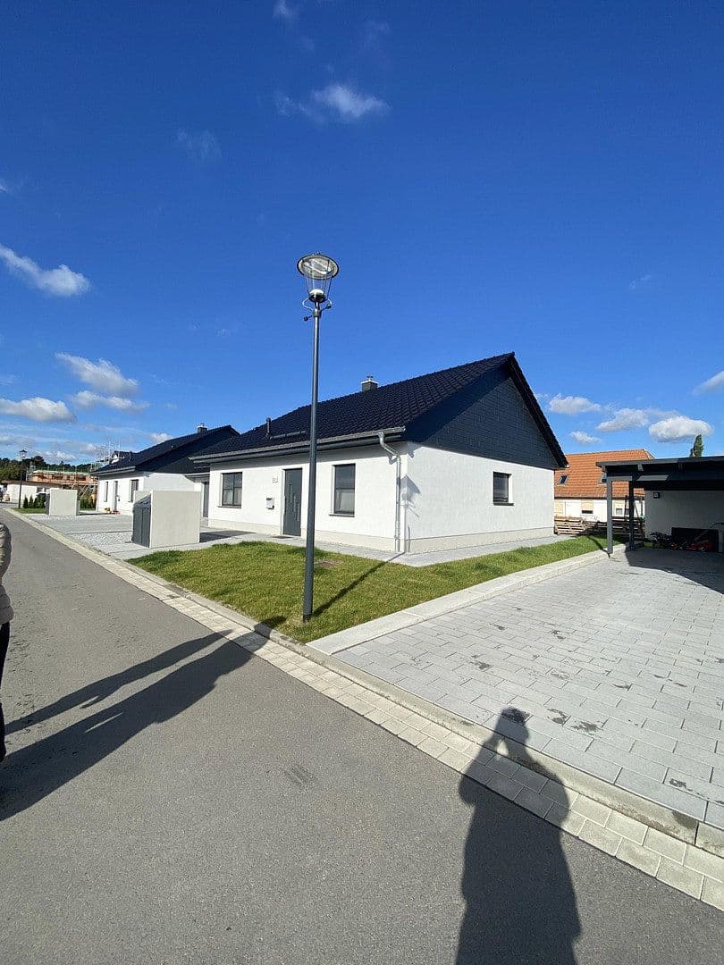 Prenájom bytu 3-izbový 101 m², Am Eßfeld 52b, Luckau, Brandenbursko Prenájom bytu 3-izbový 101 m², Am Eßfeld 52b, Luckau, Brandenbursko