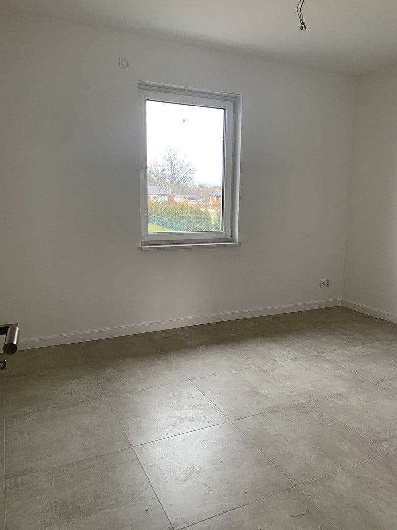 Prenájom bytu 3-izbový 101 m², Am Eßfeld 52b, Luckau, Brandenbursko Prenájom bytu 3-izbový 101 m², Am Eßfeld 52b, Luckau, Brandenbursko