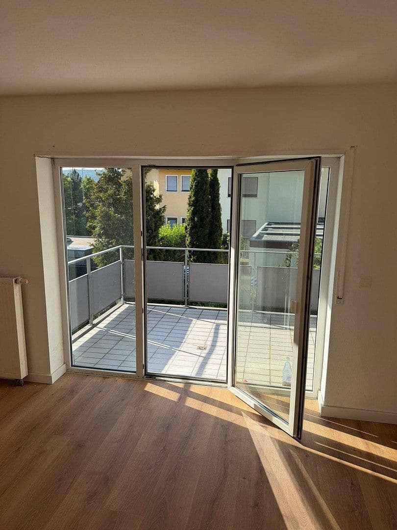 Prenájom bytu 4-izbový 100 m², Finkenweg, Elsenfeld, Bavorsko Prenájom bytu 4-izbový 100 m², Finkenweg, Elsenfeld, Bavorsko