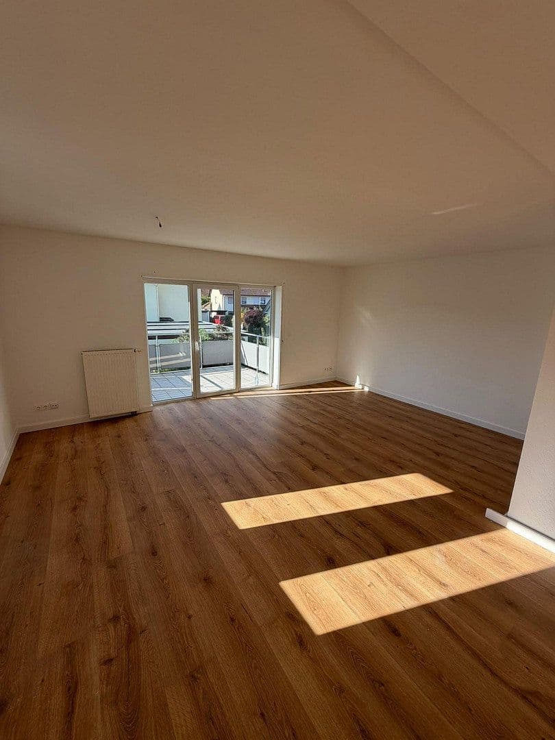 Prenájom bytu 4-izbový 100 m², Finkenweg, Elsenfeld, Bavorsko Prenájom bytu 4-izbový 100 m², Finkenweg, Elsenfeld, Bavorsko