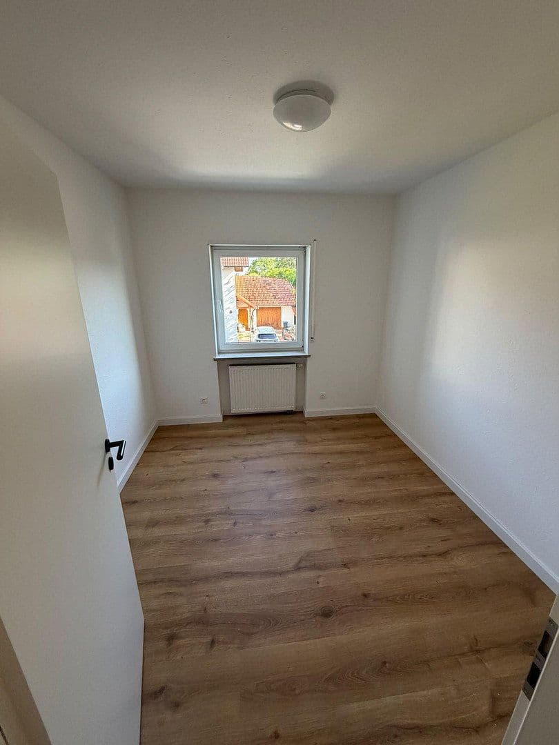 Prenájom bytu 4-izbový 100 m², Finkenweg, Elsenfeld, Bavorsko Prenájom bytu 4-izbový 100 m², Finkenweg, Elsenfeld, Bavorsko