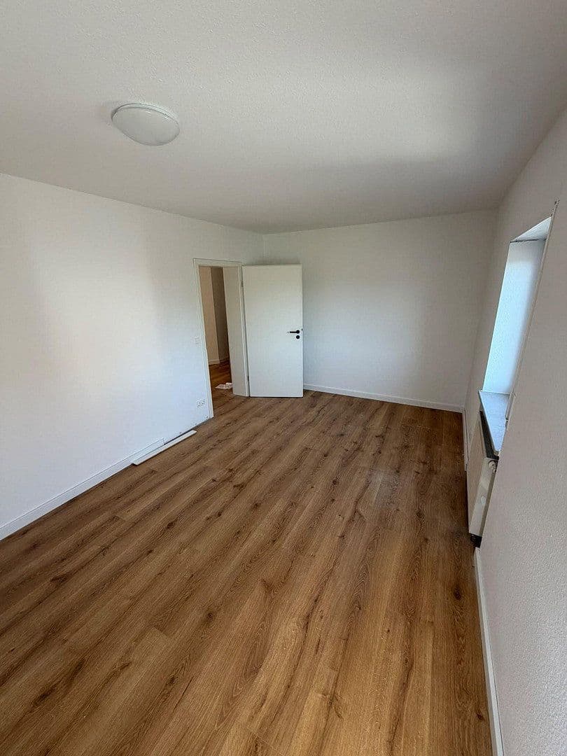 Prenájom bytu 4-izbový 100 m², Finkenweg, Elsenfeld, Bavorsko Prenájom bytu 4-izbový 100 m², Finkenweg, Elsenfeld, Bavorsko