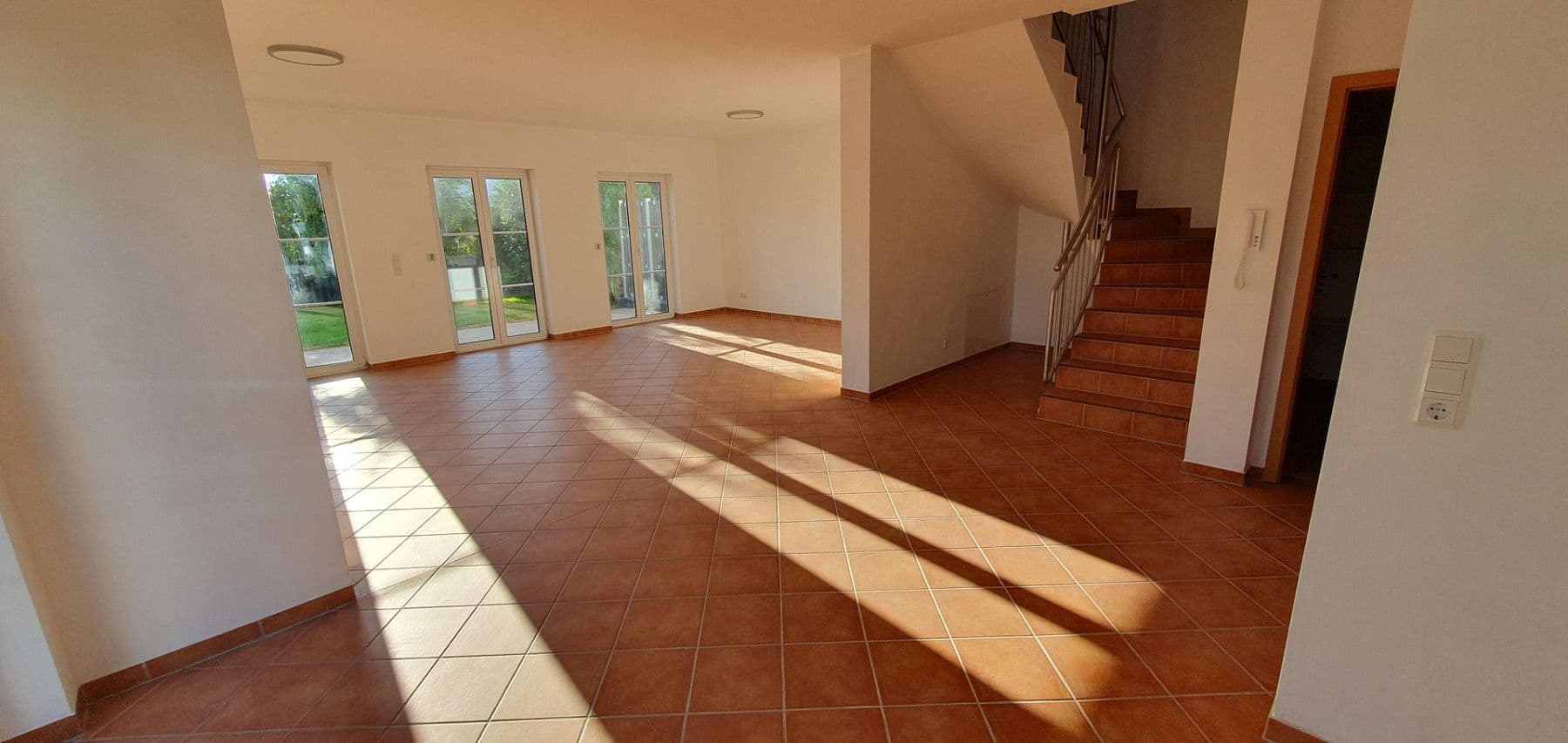 Predaj domu 180 m², pozemok 325 m², Bruchmühlbach-Miesau, Porýnie-Falcko Predaj domu 180 m², pozemok 325 m², Bruchmühlbach-Miesau, Porýnie-Falcko