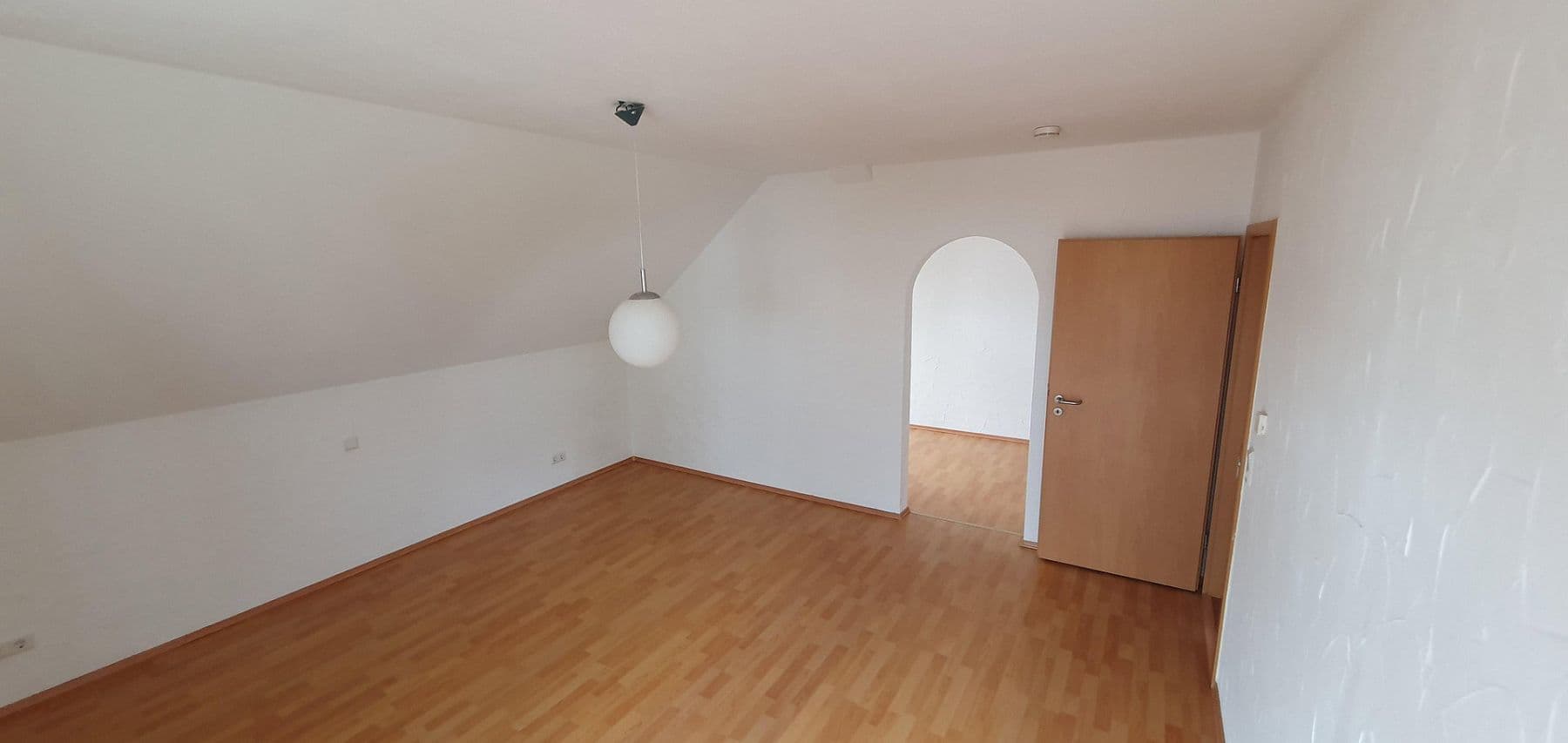 Predaj domu 180 m², pozemok 325 m², Bruchmühlbach-Miesau, Porýnie-Falcko Predaj domu 180 m², pozemok 325 m², Bruchmühlbach-Miesau, Porýnie-Falcko