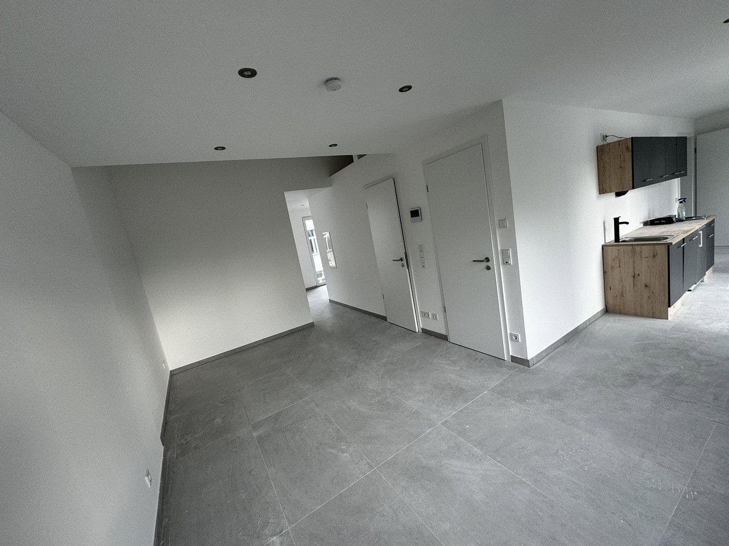 Prenájom bytu 1-izbový 70 m², Düsseldorfer Strasse 3, Köln, Severné Porýnie - Westfálsko Prenájom bytu 1-izbový 70 m², Düsseldorfer Strasse 3, Köln, Severné Porýnie - Westfálsko