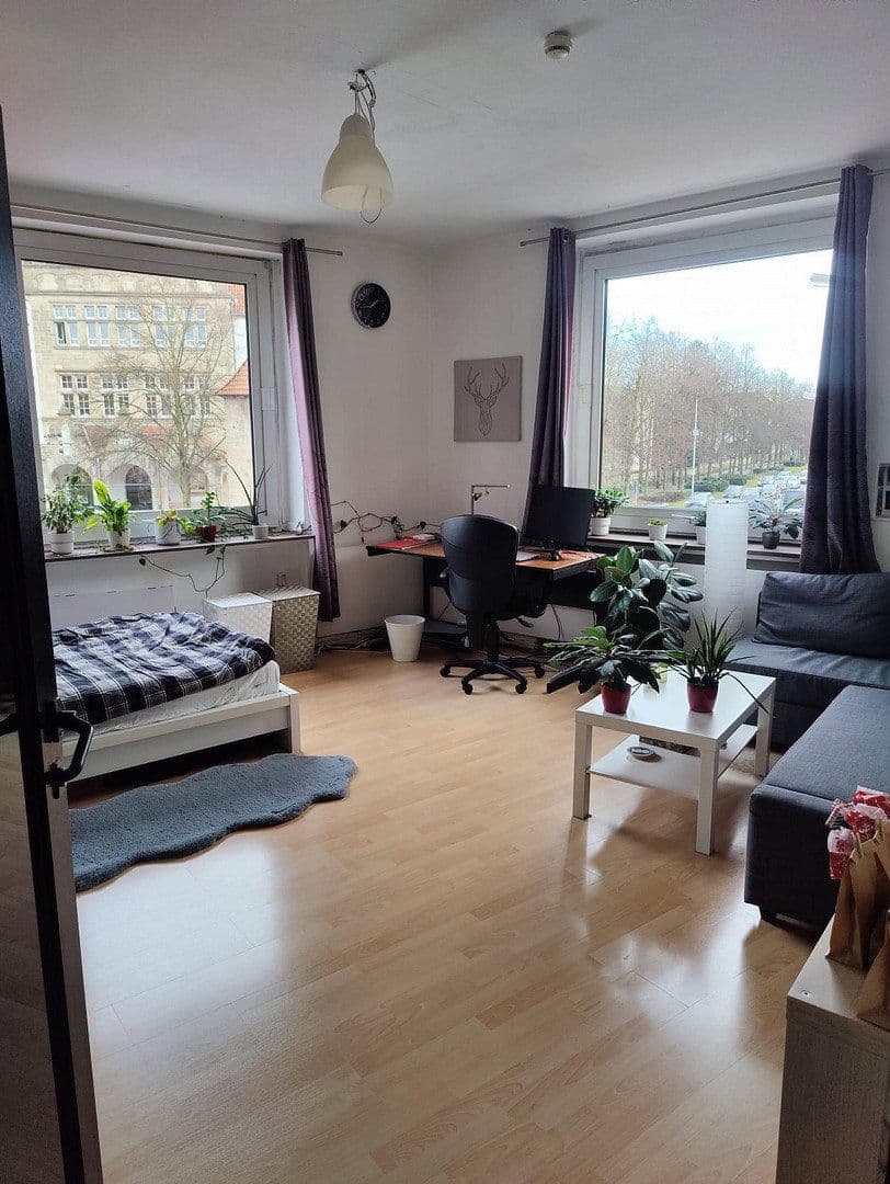 Prenájom bytu 4-izbový 105 m², Schlosswall 24, Osnabrück, Dolné Sasko Prenájom bytu 4-izbový 105 m², Schlosswall 24, Osnabrück, Dolné Sasko