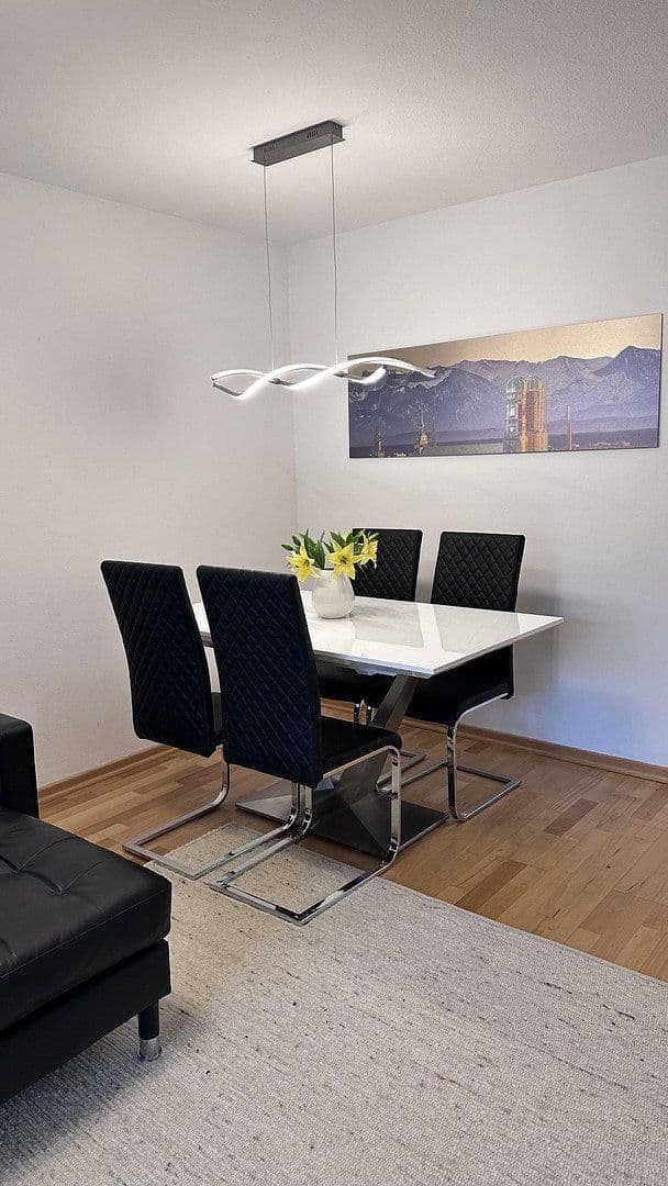 Prenájom bytu 3-izbový 73 m², Georgenschwaigstraße 24, München, Bavorsko Prenájom bytu 3-izbový 73 m², Georgenschwaigstraße 24, München, Bavorsko