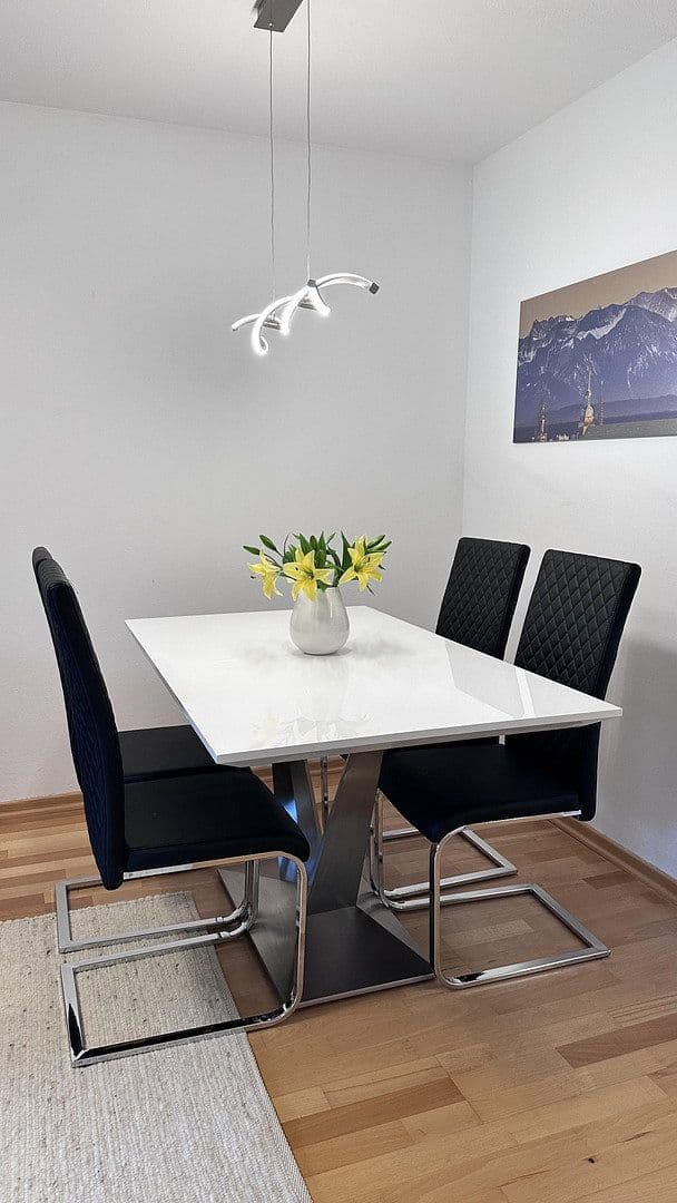 Prenájom bytu 3-izbový 73 m², Georgenschwaigstraße 24, München, Bavorsko Prenájom bytu 3-izbový 73 m², Georgenschwaigstraße 24, München, Bavorsko