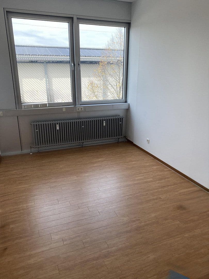 Prenájom kancelárie 105 m², Bürgermeister Graf Ring 10, Geretsried, Gelting, Bavorsko Prenájom kancelárie 105 m², Bürgermeister Graf Ring 10, Geretsried, Gelting, Bavorsko