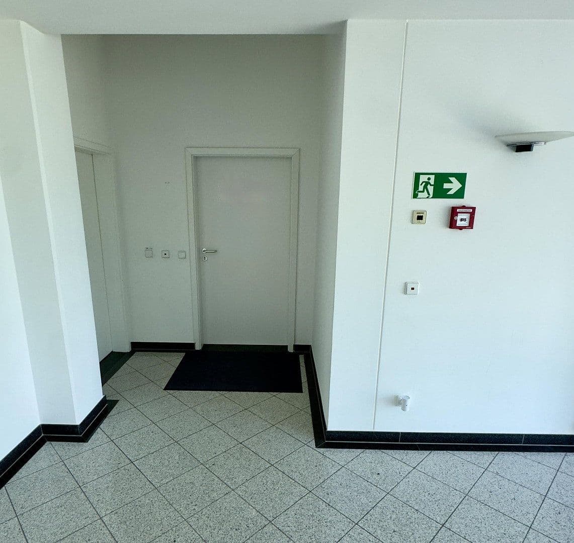 Prenájom kancelárie 105 m², Bürgermeister Graf Ring 10, Geretsried, Gelting, Bavorsko Prenájom kancelárie 105 m², Bürgermeister Graf Ring 10, Geretsried, Gelting, Bavorsko