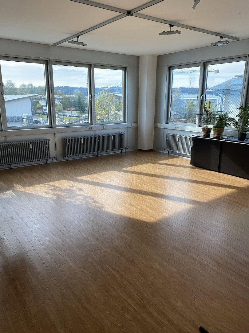 Prenájom kancelárie 105 m², Bürgermeister Graf Ring 10, Geretsried, Gelting, Bavorsko Prenájom kancelárie 105 m², Bürgermeister Graf Ring 10, Geretsried, Gelting, Bavorsko