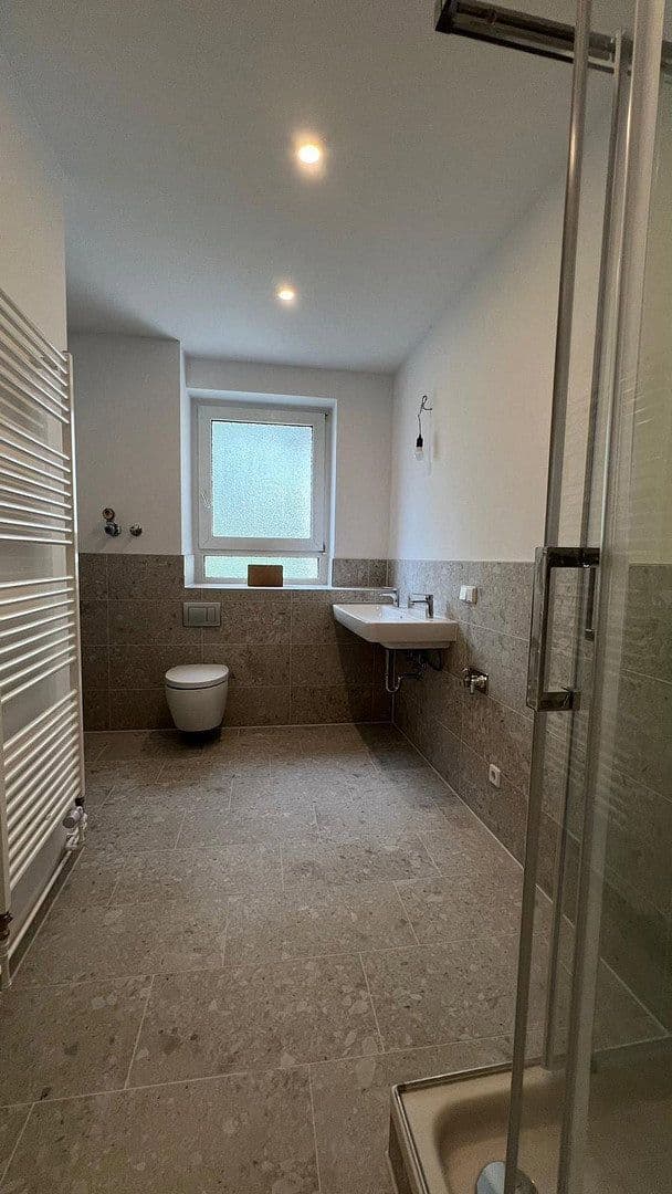 Prenájom bytu 4-izbový 86 m², Bellermannstr 13, Berlin, Berlín Prenájom bytu 4-izbový 86 m², Bellermannstr 13, Berlin, Berlín