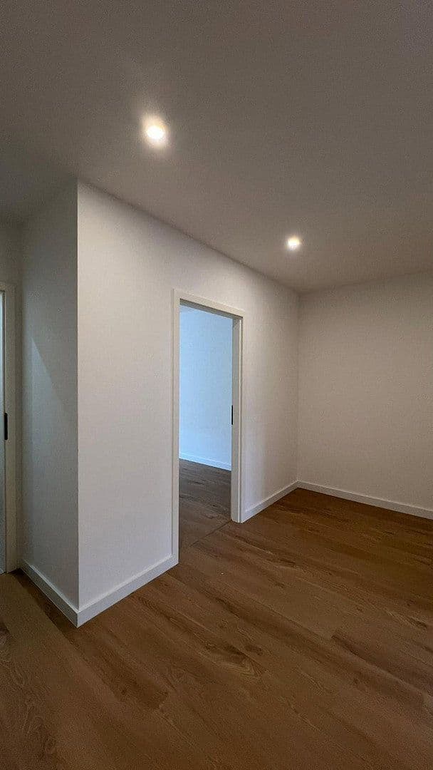 Prenájom bytu 4-izbový 86 m², Bellermannstr 13, Berlin, Berlín Prenájom bytu 4-izbový 86 m², Bellermannstr 13, Berlin, Berlín