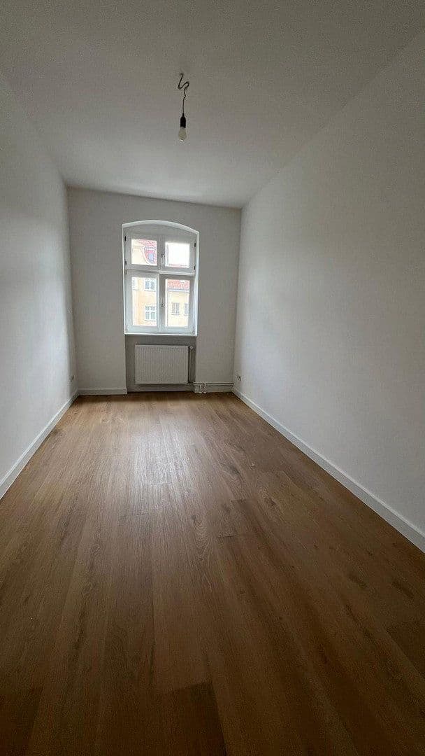 Prenájom bytu 4-izbový 86 m², Bellermannstr 13, Berlin, Berlín Prenájom bytu 4-izbový 86 m², Bellermannstr 13, Berlin, Berlín