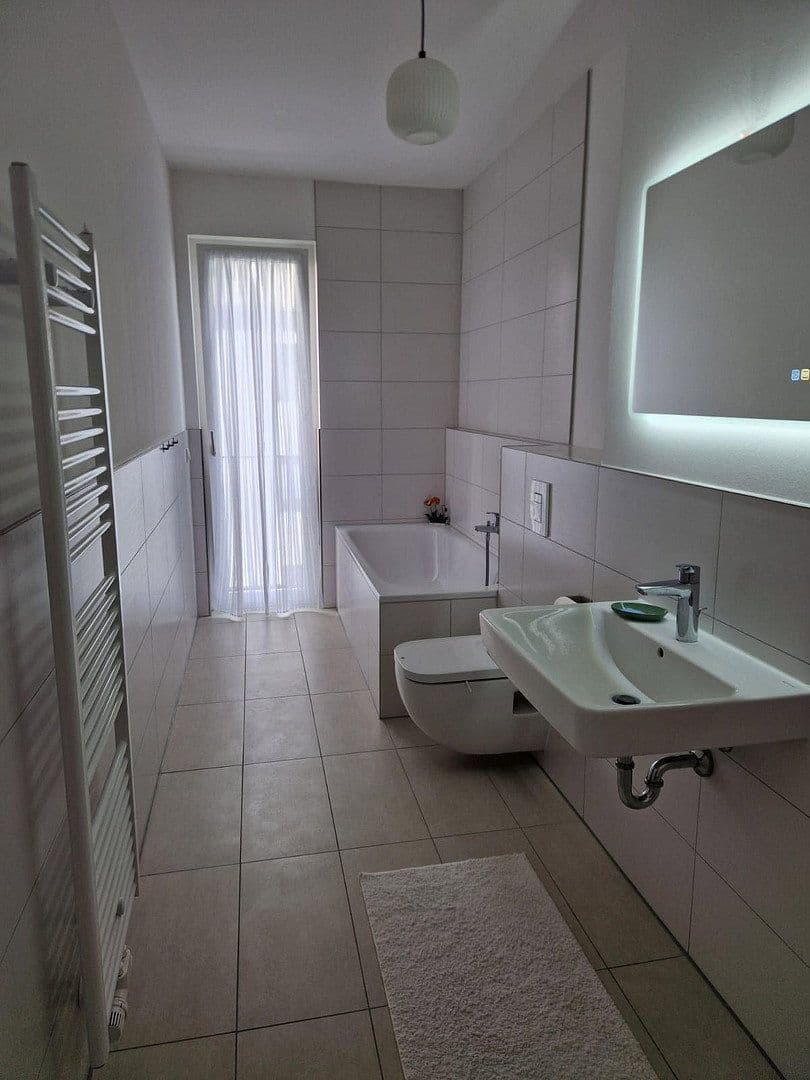 Predaj bytu 4-izbový 97 m², Berlin, Berlín Predaj bytu 4-izbový 97 m², Berlin, Berlín