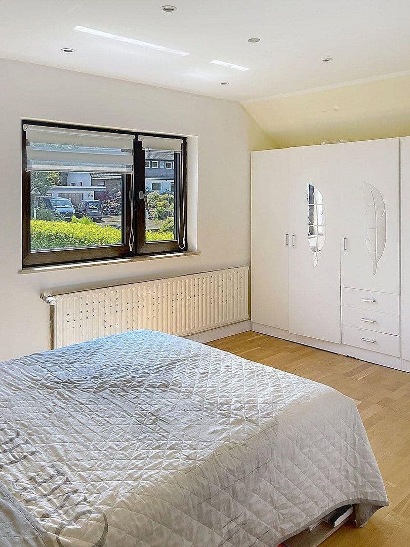 Predaj domu 120 m², pozemok 530 m², Schaberger Straße 81, Solingen, Severné Porýnie - Westfálsko Predaj domu 120 m², pozemok 530 m², Schaberger Straße 81, Solingen, Severné Porýnie - Westfálsko