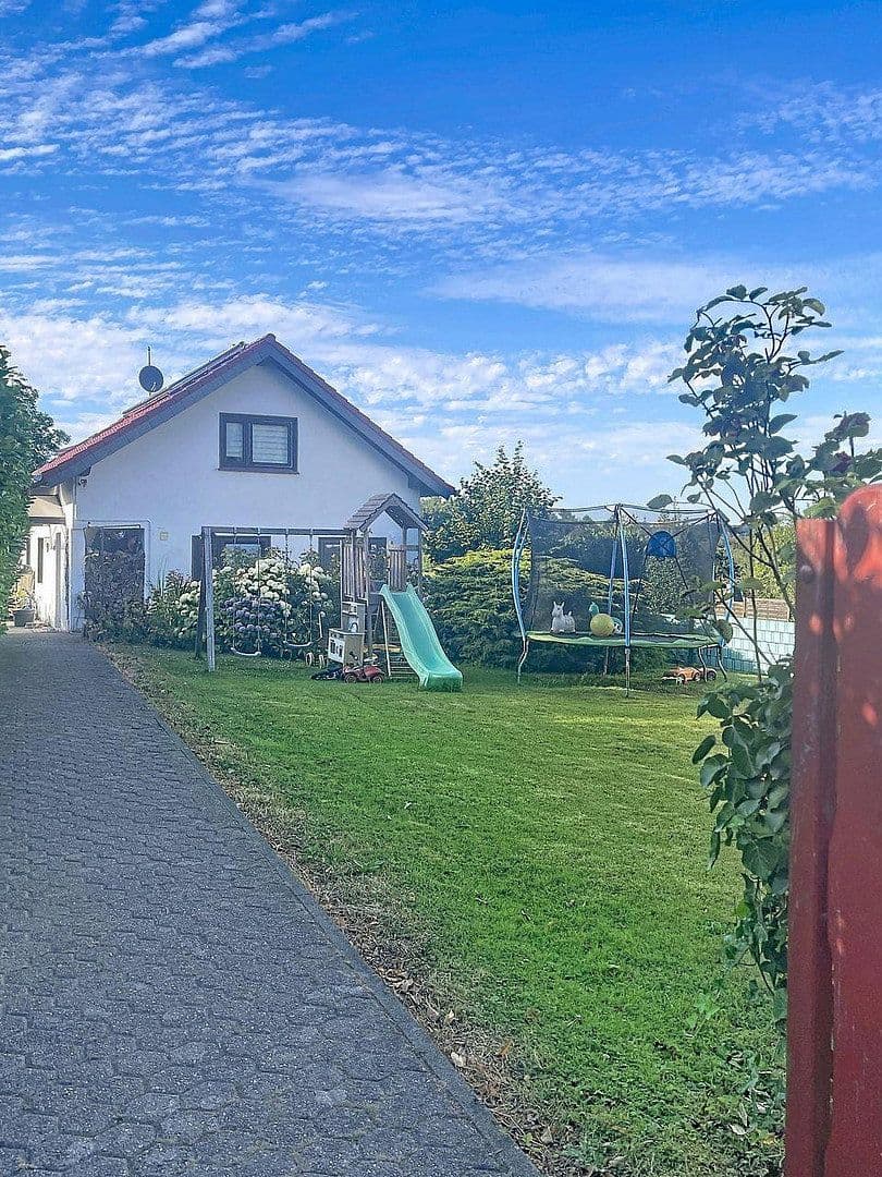 Predaj domu 120 m², pozemok 530 m², Schaberger Straße 81, Solingen, Severné Porýnie - Westfálsko Predaj domu 120 m², pozemok 530 m², Schaberger Straße 81, Solingen, Severné Porýnie - Westfálsko