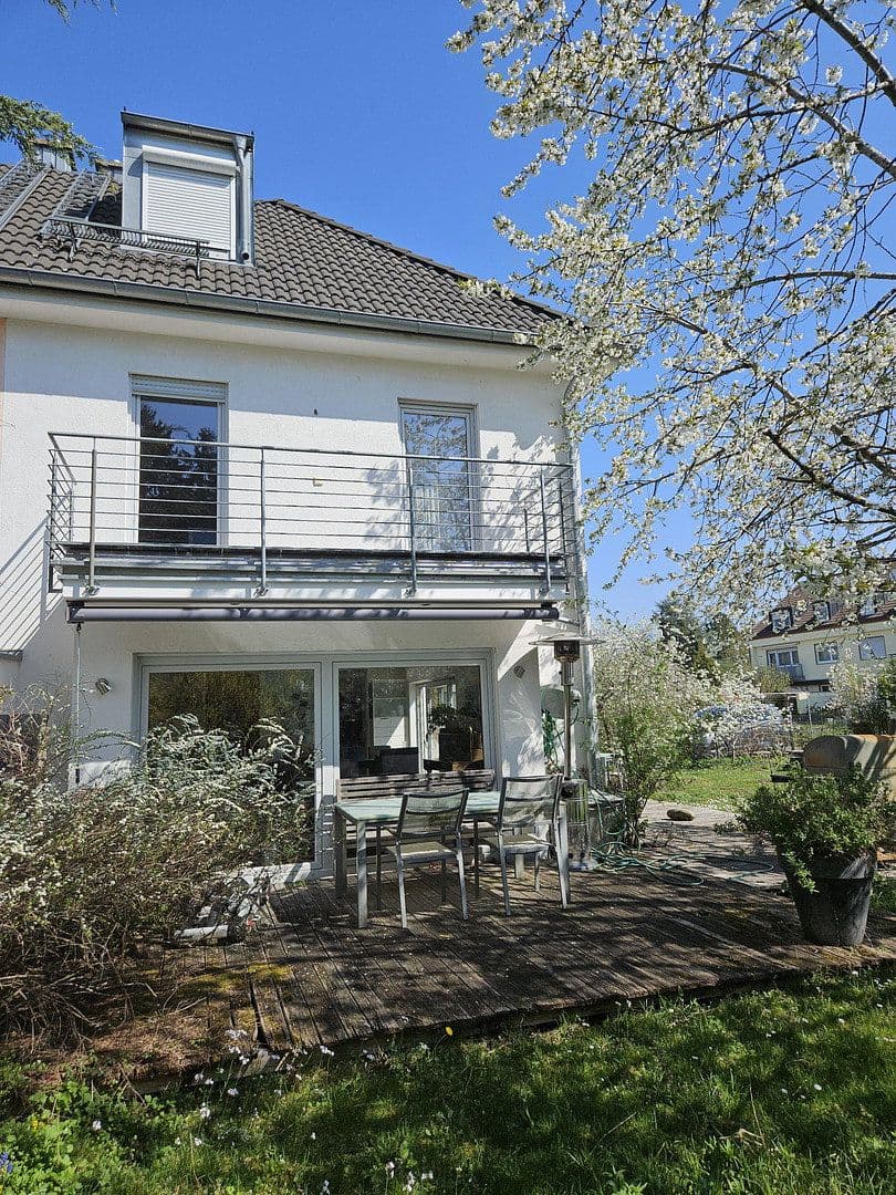 Predaj domu 165 m², pozemok 272 m², München, Bavorsko Predaj domu 165 m², pozemok 272 m², München, Bavorsko