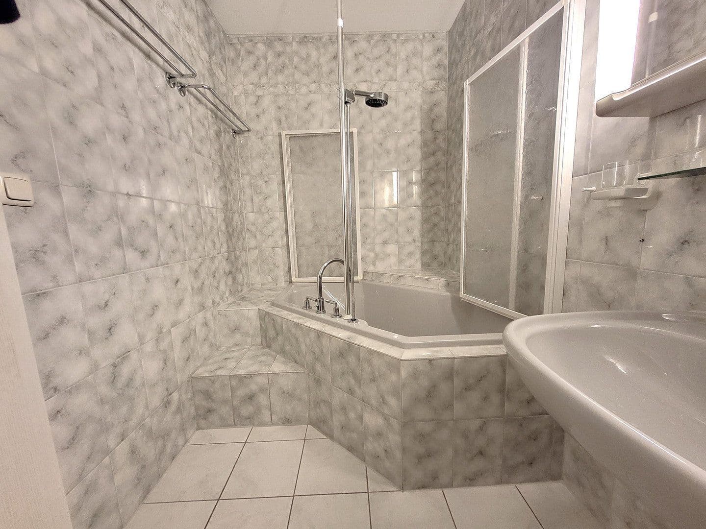 Predaj bytu 3-izbový 81 m², Elektrastr. 15, München, Bavorsko Predaj bytu 3-izbový 81 m², Elektrastr. 15, München, Bavorsko