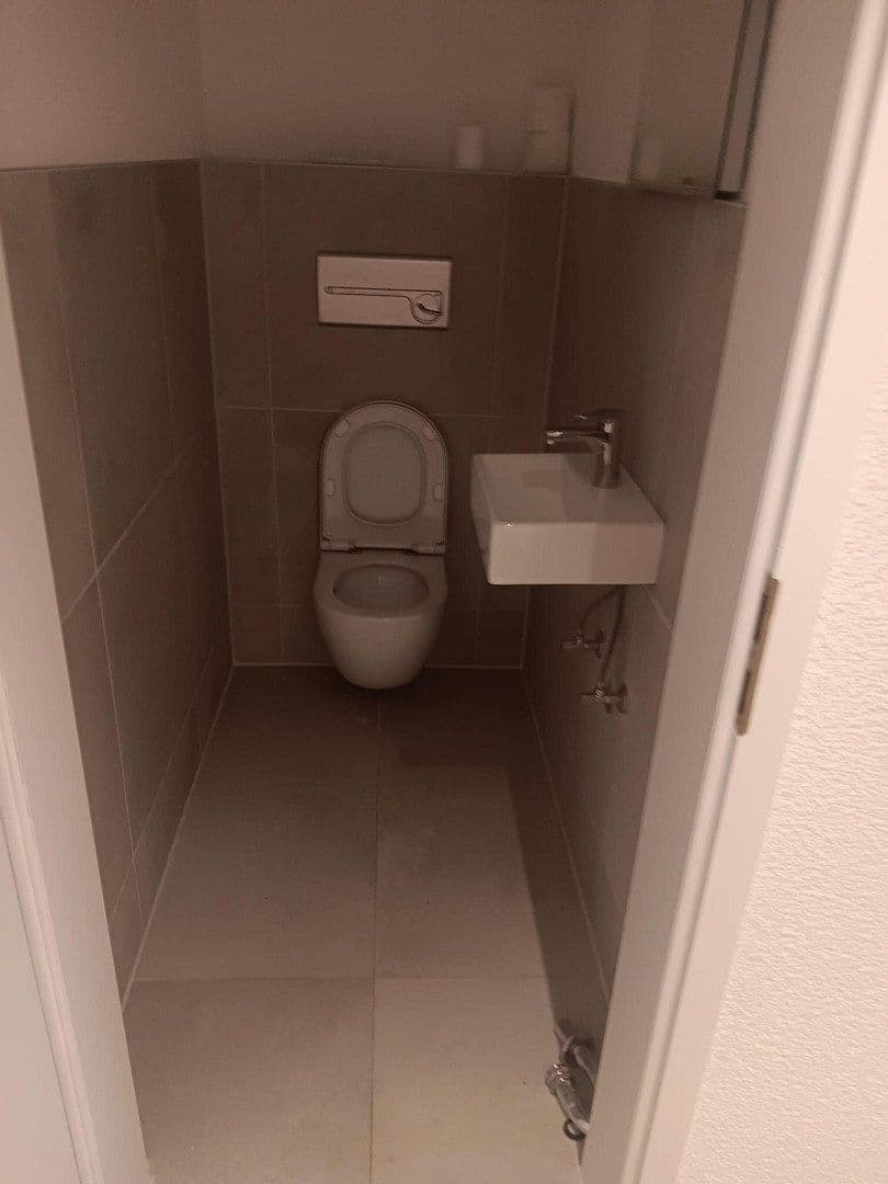 Prenájom bytu 1-izbový 71 m², Friedrichsberg 46, Stuttgart, Bádensko-Wurttembersko Prenájom bytu 1-izbový 71 m², Friedrichsberg 46, Stuttgart, Bádensko-Wurttembersko