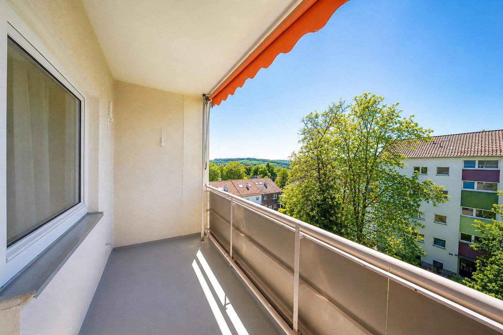 Prenájom bytu 4-izbový 85 m², Ulm, Bádensko-Wurttembersko Prenájom bytu 4-izbový 85 m², Ulm, Bádensko-Wurttembersko