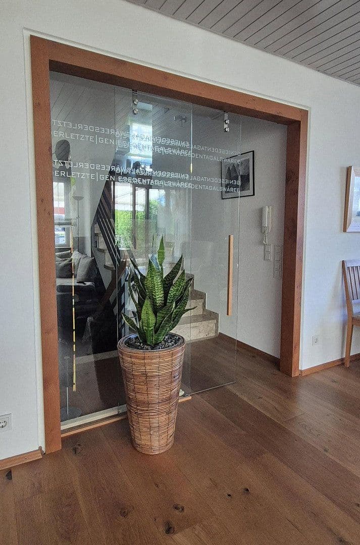 Predaj domu 113 m², pozemok 338 m², Leonberg, Bádensko-Wurttembersko Predaj domu 113 m², pozemok 338 m², Leonberg, Bádensko-Wurttembersko