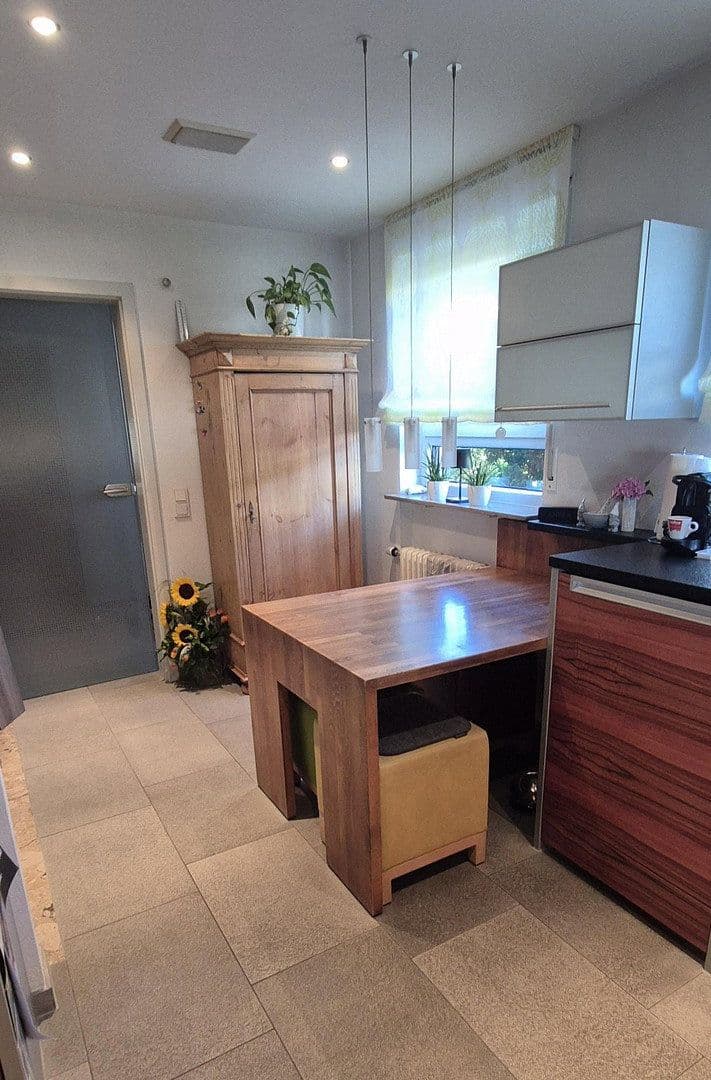 Predaj domu 113 m², pozemok 338 m², Leonberg, Bádensko-Wurttembersko Predaj domu 113 m², pozemok 338 m², Leonberg, Bádensko-Wurttembersko