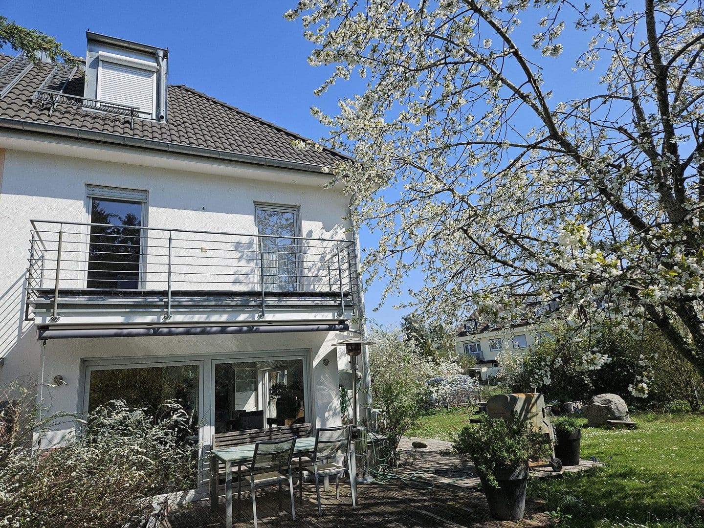 Predaj domu 165 m², pozemok 665 m², München, Bavorsko Predaj domu 165 m², pozemok 665 m², München, Bavorsko