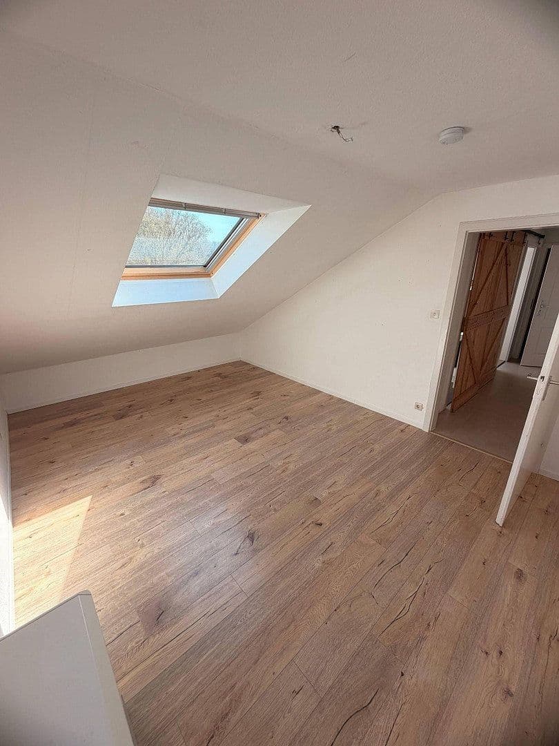 Predaj domu 210 m², pozemok 476 m², Stuttgart, Bádensko-Wurttembersko Predaj domu 210 m², pozemok 476 m², Stuttgart, Bádensko-Wurttembersko