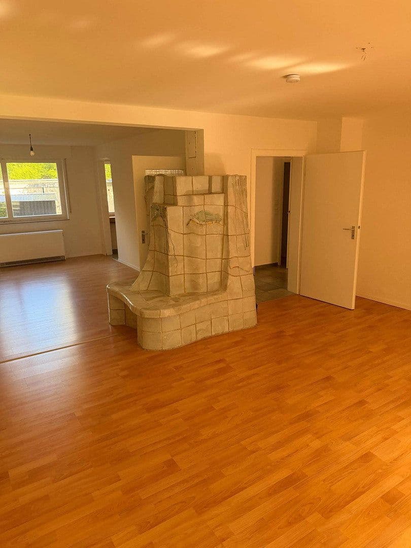 Predaj domu 210 m², pozemok 476 m², Stuttgart, Bádensko-Wurttembersko Predaj domu 210 m², pozemok 476 m², Stuttgart, Bádensko-Wurttembersko