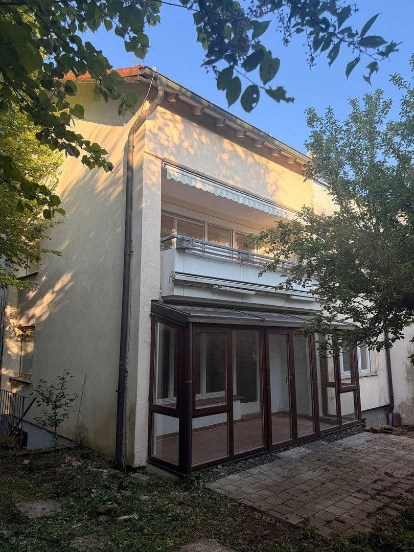 Predaj domu 210 m², pozemok 476 m², Stuttgart, Bádensko-Wurttembersko Predaj domu 210 m², pozemok 476 m², Stuttgart, Bádensko-Wurttembersko