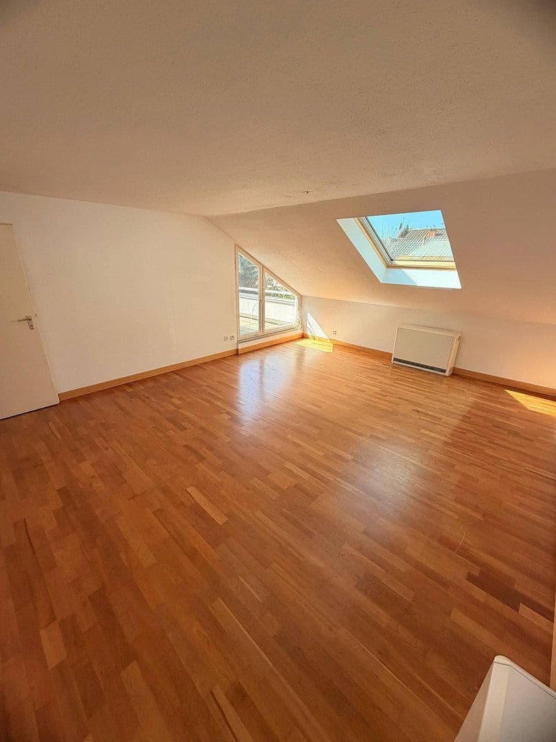 Predaj domu 210 m², pozemok 476 m², Stuttgart, Bádensko-Wurttembersko Predaj domu 210 m², pozemok 476 m², Stuttgart, Bádensko-Wurttembersko