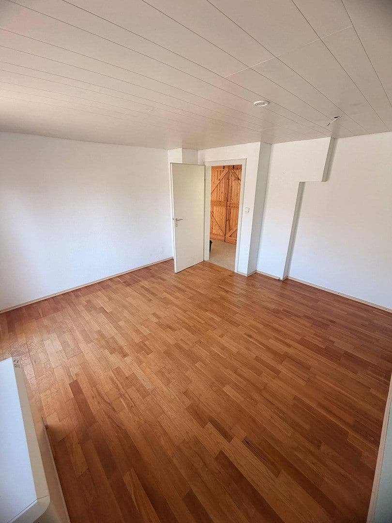 Predaj domu 210 m², pozemok 476 m², Stuttgart, Bádensko-Wurttembersko Predaj domu 210 m², pozemok 476 m², Stuttgart, Bádensko-Wurttembersko