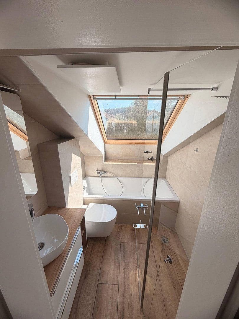 Predaj domu 210 m², pozemok 476 m², Stuttgart, Bádensko-Wurttembersko Predaj domu 210 m², pozemok 476 m², Stuttgart, Bádensko-Wurttembersko