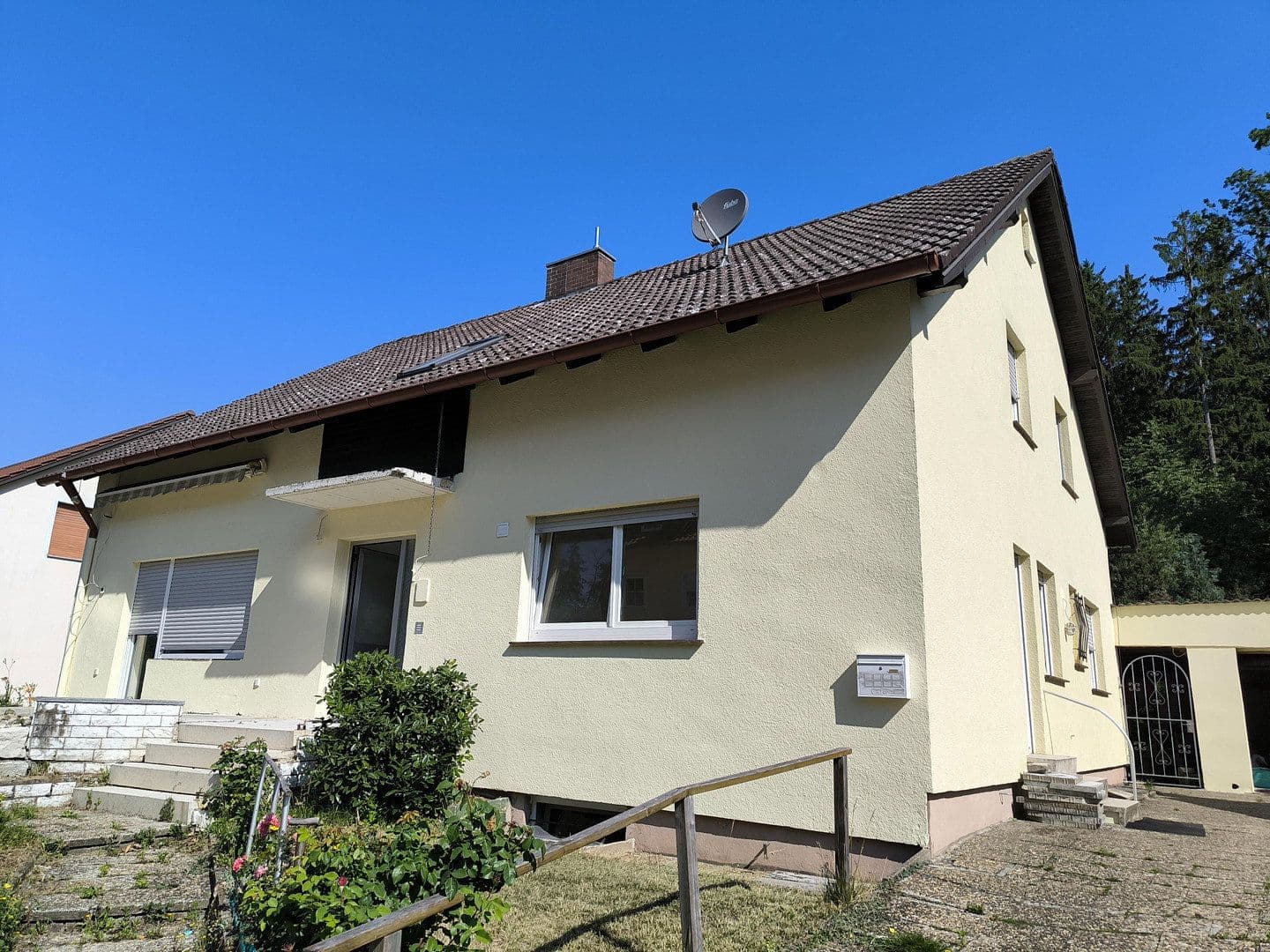 Predaj domu 199 m², pozemok 947 m², Regenstauf, Bavorsko Predaj domu 199 m², pozemok 947 m², Regenstauf, Bavorsko