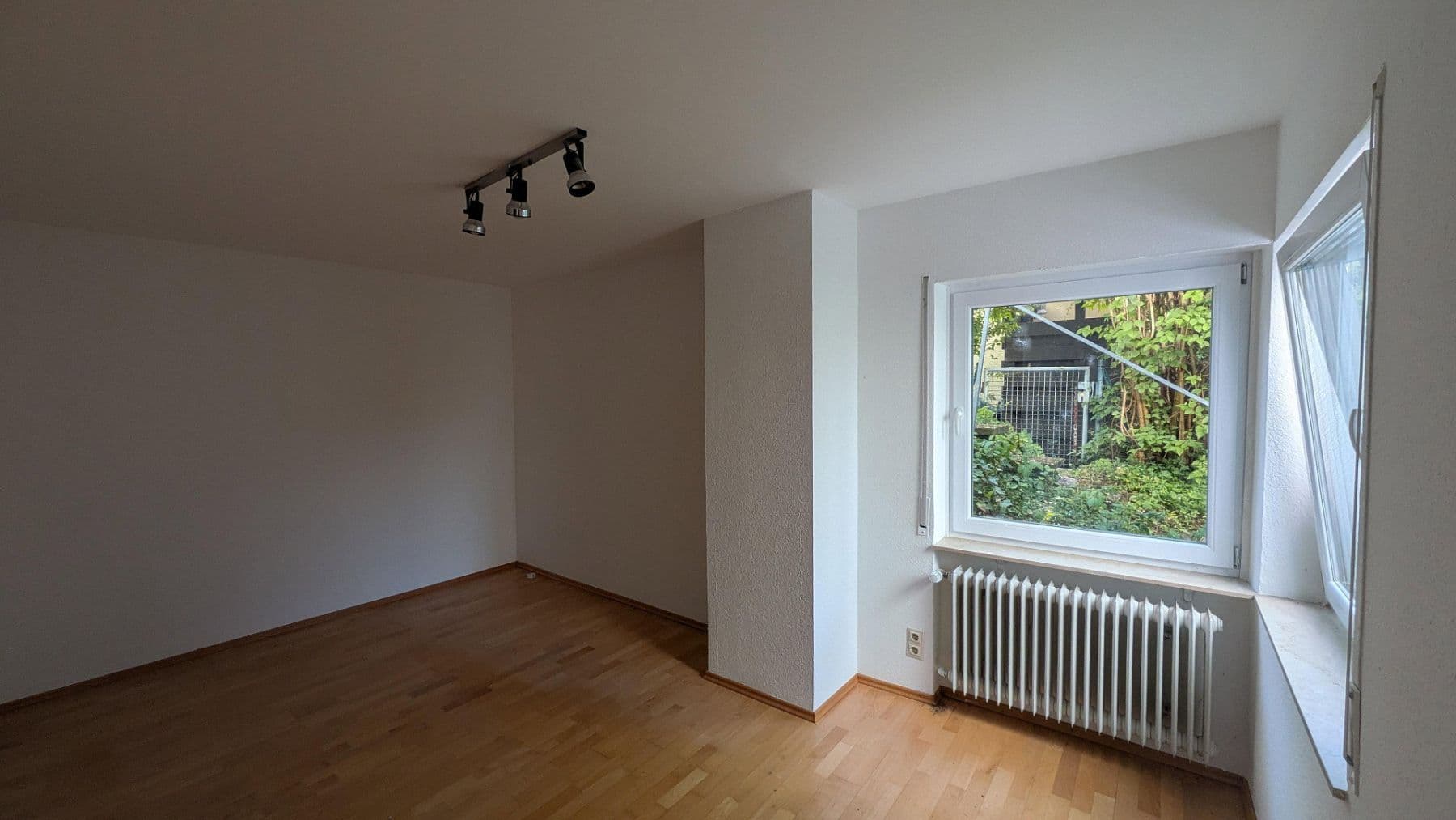 Predaj domu 152 m², pozemok 443 m², Einsteinstraße 78, Leonberg, Bádensko-Wurttembersko Predaj domu 152 m², pozemok 443 m², Einsteinstraße 78, Leonberg, Bádensko-Wurttembersko