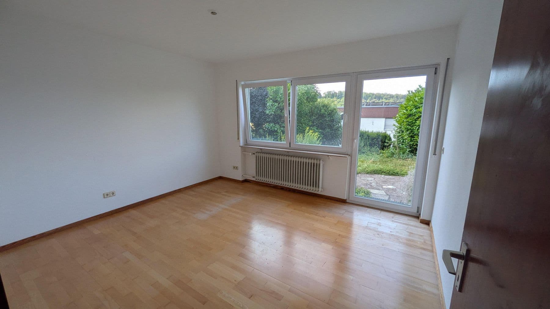 Predaj domu 152 m², pozemok 443 m², Einsteinstraße 78, Leonberg, Bádensko-Wurttembersko Predaj domu 152 m², pozemok 443 m², Einsteinstraße 78, Leonberg, Bádensko-Wurttembersko
