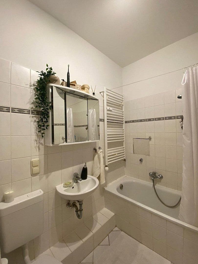 Prenájom bytu 2-izbový 46 m², Großbeerenstr. 159, Potsdam, Brandenbursko Prenájom bytu 2-izbový 46 m², Großbeerenstr. 159, Potsdam, Brandenbursko