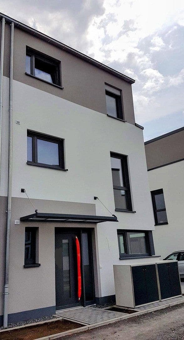 Predaj domu 163 m², pozemok 197 m², Mainz, Porýnie-Falcko Predaj domu 163 m², pozemok 197 m², Mainz, Porýnie-Falcko