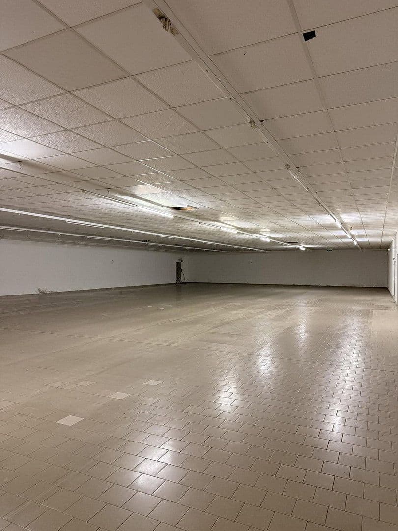 Prenájom nebytového priestoru 952 m², Dresden, Sasko Prenájom nebytového priestoru 952 m², Dresden, Sasko