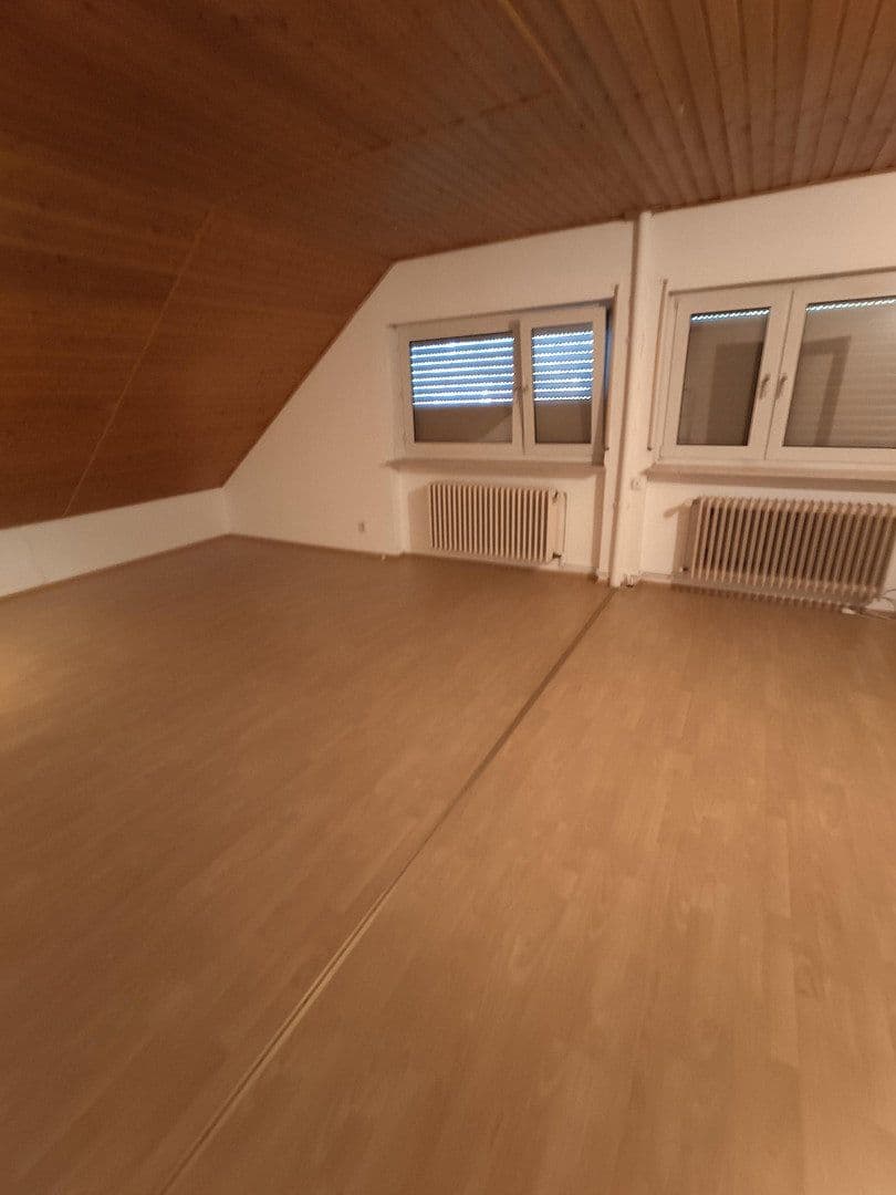 Prenájom domu 250 m², pozemok 300 m², Offenbach-Rumpenheim, Hesensko Prenájom domu 250 m², pozemok 300 m², Offenbach-Rumpenheim, Hesensko